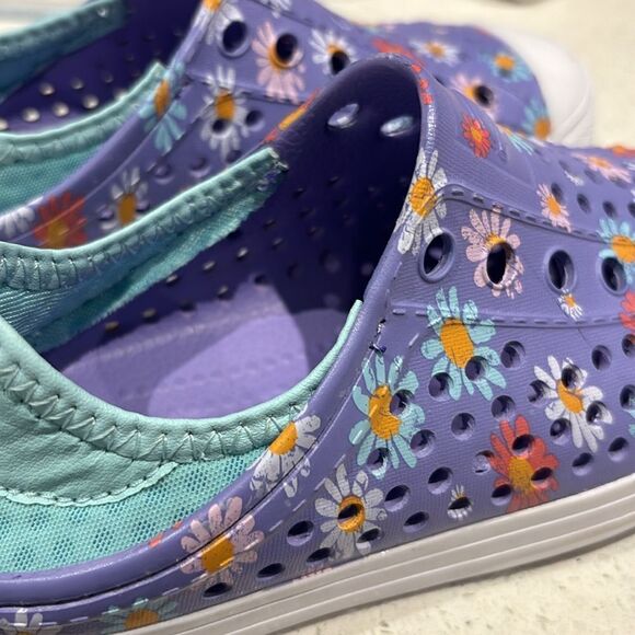 HOST PICK Skechers water shoes size 13 floral pattern - Picture 5 of 6